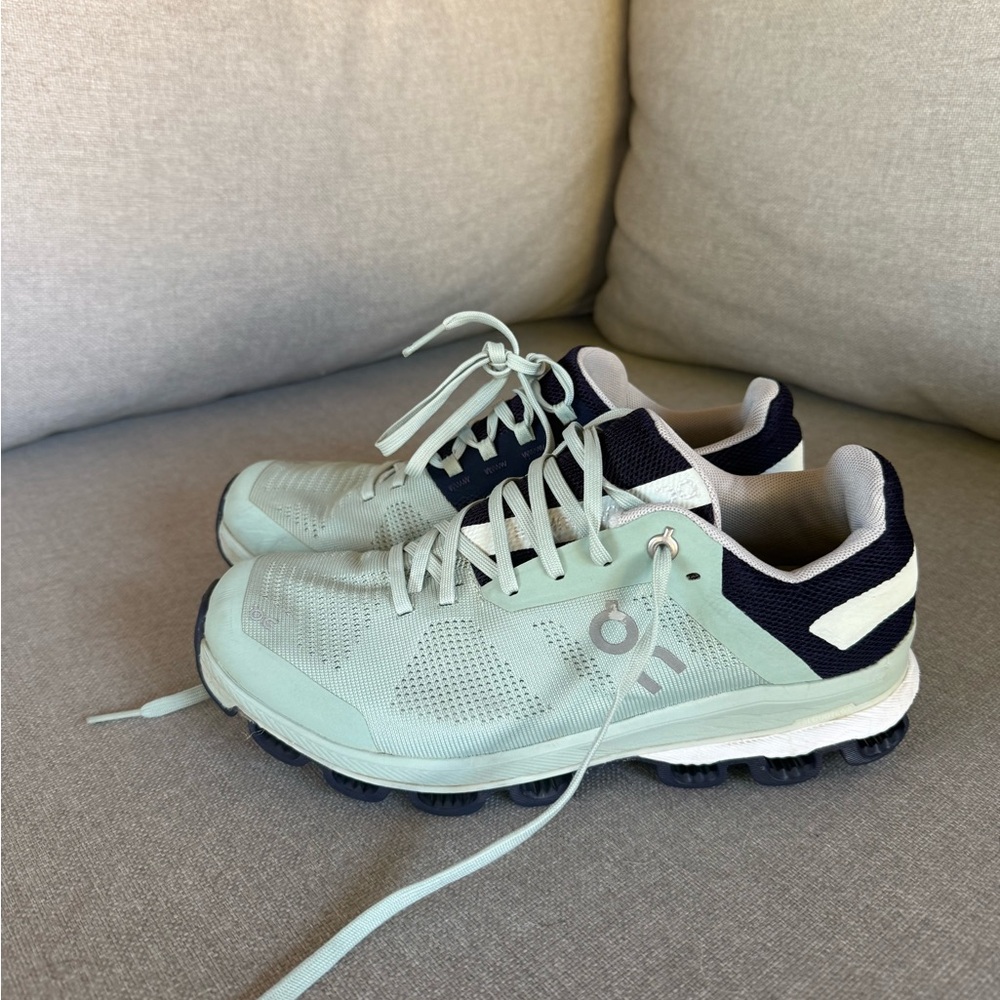 On Cloud Running Sneakers
